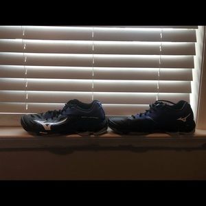 Mizuno volleyball shoes